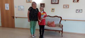 Praxisanleiterin Daniela Stang mit der Auszubildenden Andjela
