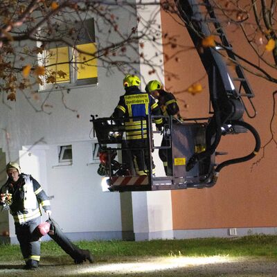 Feuerwehrbung im AWO Familien- und Pflegezentrum