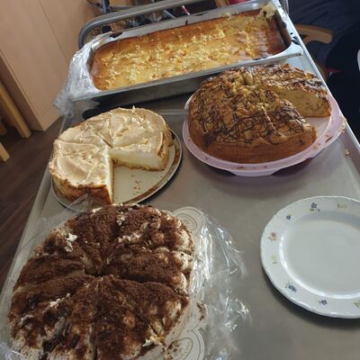Das Kuchenb&uuml;fett lie&szlig; keine W&uuml;nsche offen.