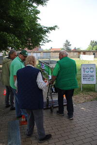 Herr Glandien führt Parcours vor