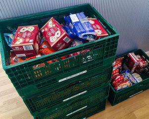 Viele leckere S&uuml;&szlig;igkeiten als Spende f&uuml;r die Tafel und die AWO