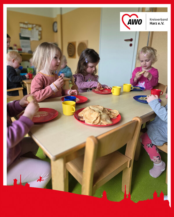 Die Kinder der Kita &raquo;Bienchen&laquo; lernen, wie Eierkuchen entstehen