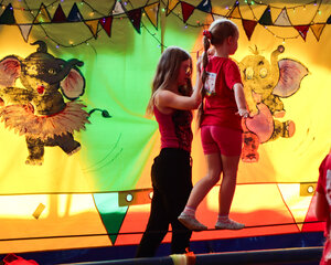 ZIRKUS-FIEBER IN DER MARKTGRUNDSCHULE QUEDLINBURG Mitmachzirkus Trommelwirbel verwandelt die Ferien in eine Abenteuerwoche_10