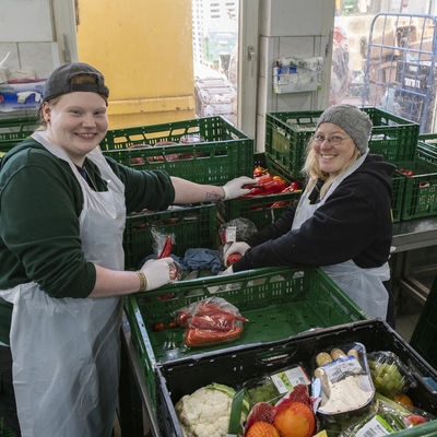 2019-04-08_067_Dortmunder_Tafel_Lebensmittelsortierung__c_NikolausUrban
